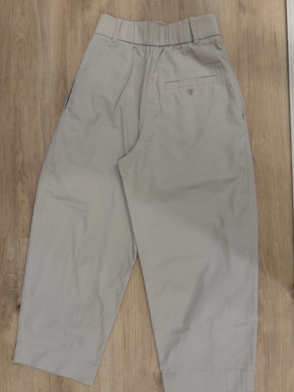 (NWT) COS PLEATED BARREL-LEG CHINOS Beige - Picture 13 of 14